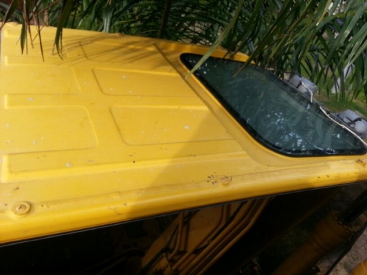 รถแบคโฮ KOMATSU  PC 130 ราคาลดเหลือ 1,750,000 บาท( รถทำงาน. 8,4xx  )  สนใจติดต่อ 081 - 6079515