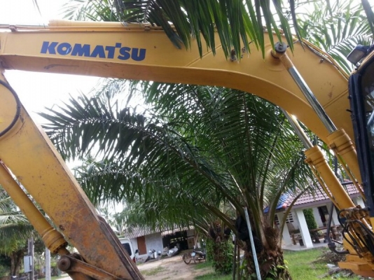 รถแบคโฮ KOMATSU  PC 130 ราคาลดเหลือ 1,750,000 บาท( รถทำงาน. 8,4xx  )  สนใจติดต่อ 081 - 6079515