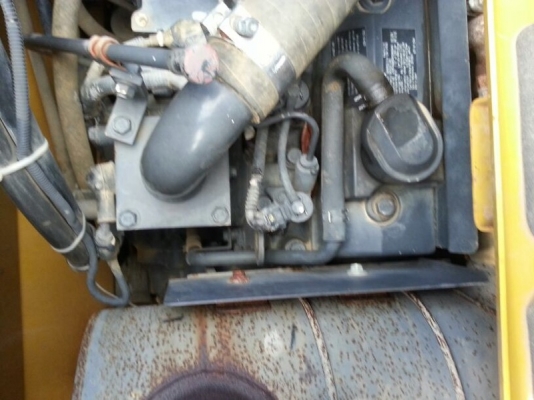 รถแบคโฮ KOMATSU  PC 130 ราคาลดเหลือ 1,750,000 บาท( รถทำงาน. 8,4xx  )  สนใจติดต่อ 081 - 6079515