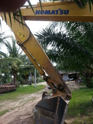 รถแบคโฮ KOMATSU  PC 130 ราคาลดเหลือ 1,750,000 บาท( รถทำงาน. 8,4xx  )  สนใจติดต่อ 081 - 6079515