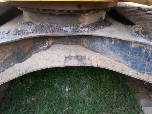 รถแบคโฮ KOMATSU  PC 130 ราคาลดเหลือ 1,750,000 บาท( รถทำงาน. 8,4xx  )  สนใจติดต่อ 081 - 6079515