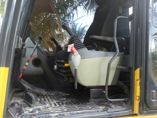 รถแบคโฮ KOMATSU  PC 130 ราคาลดเหลือ 1,750,000 บาท( รถทำงาน. 8,4xx  )  สนใจติดต่อ 081 - 6079515