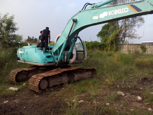 ขายรถแบคโคSK200Vถูกๆตามสภาพ