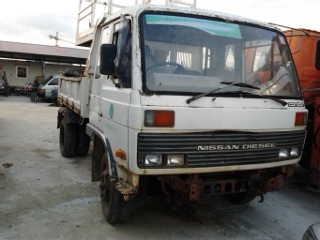 รถดัมพ์NISSAN CONDOR พร้อมทะเบียน เครื่อง fd 6  ราคา450,000 บ.