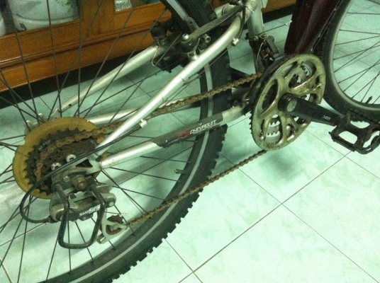 ขายไปแล้วครับ ขอขอบคุณคุณพี่ที่ขับรถมาซื้อจากปทุมธานี เป็นอย่างสูงครับ ขายจักรยาน เชพโรเรต ล้อ 26 นิ้ว โครงอัลลอย น้ำหนักเบา แข็งแรง โช๊ค หน้า-หลัง 18 เกียร์ ล้อมิเนียม พร้อมใช้ ต่อรองได้ ขายได้ขายเลย สามพราน นครปฐม