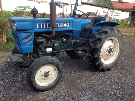 ปัญญาแทรคเตอร์มาแล้ว...จัดมาให้ครับ ขายถูกๆเดิมๆ(ไม่ได้ทำสีนะครับ) ตามสภาพครับ ตัวเปล่า คูโบต้า L240