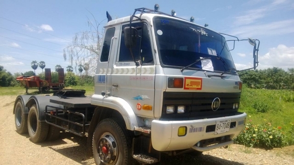 ขายหัวลาก 10 ล้อ 2 เพลา พร้อมหางโรเบส NISSAN CW430 หาง 2 เพลา ปี.54 มีสะพานไฮโรลิคสวยๆ จัดแน้นได้