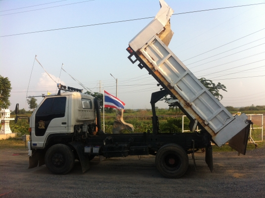 ต้องการขาย รถ6ล้อดั้ม