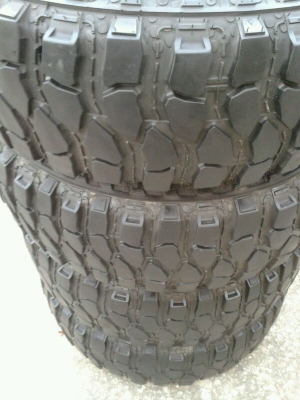 ขาย ยางMud265/75R16ปี12พร้อมล้อ