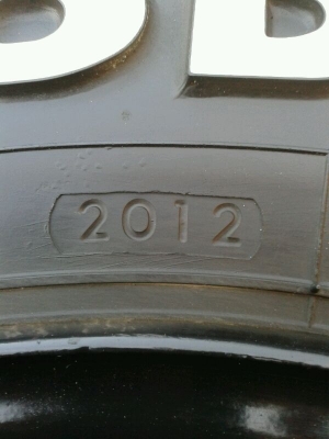ขาย ยางMud265/75R16ปี12พร้อมล้อ