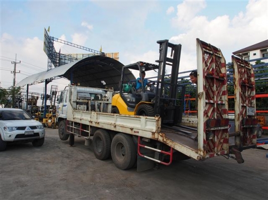 ** ส่งลูกค้าจังหวัดนครปฐม ค่า ** KOmatsu FG30C-16 รถใหม่ป้ายแดง เพียง 4 ชั่วโมง เท่านั้น ^^ ต้องการรถแบบเดียวกันนี้ ติดต่อได้ที่ 083-062-0223 ค่า ^^