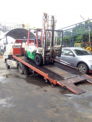 ** ส่งลูกค้าโคราช ค่า ** MITSUBISHI FD25 เสา4เมตร สไลท์แผงงา+งา