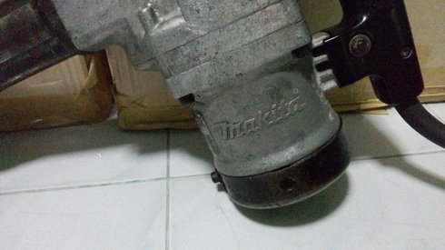 เครื่องสกัดคอนกรีตยี่ห้อmakita รุ่น HM1201 สภาพพร้อมใช้งานครับ