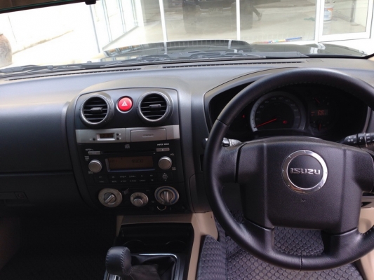 ขายISUZU D-MAX 3000 DDI (vgs) ปี2011 4ประตู Hilander เกียร์ ธรรมดา ล้อแม็กขอบ20นิ้ว