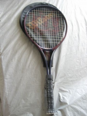 ขายไม้เทนนิส 3 อัน Puma Wilson Yonex อันละ 2000 บาทครับ