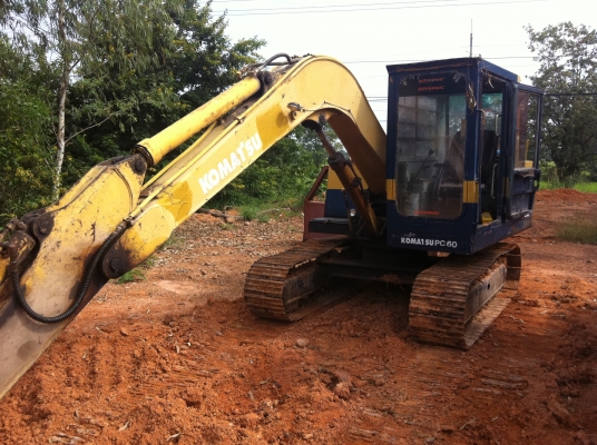 ขายด่วน โคมัสสุ 60-3 เครื่องดี ปั๊มดี สภาพเก่านอก 1 ปี พร้อมใช้งาน