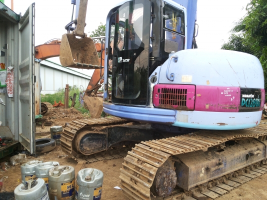 โคมัสสุุ 128UU รถสวย.ไมล์5พันต้นๆ ยังไม่เคยใช้งานในไทย