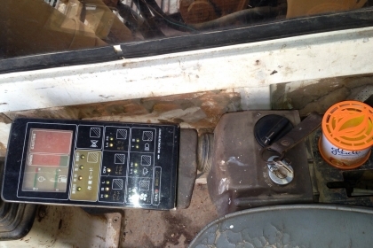 ขายรถ KOMATSU PC200-5 มีทะเบียน ไฟฟ้าครบ แอร์