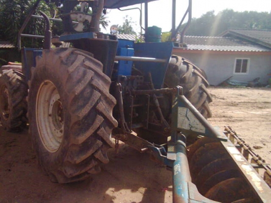 ขายรถไถ FORD 8066S 2 เพลา 7 จาน ใบมีดดันหน้า เล่มทะเบียน ราคา 350000