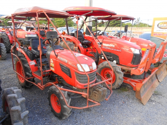 ขายแทรคเตอร์คูโบต้า B2420 พร้อมโครงกันอ้อย เครื่องดีสภาพสวยๆ