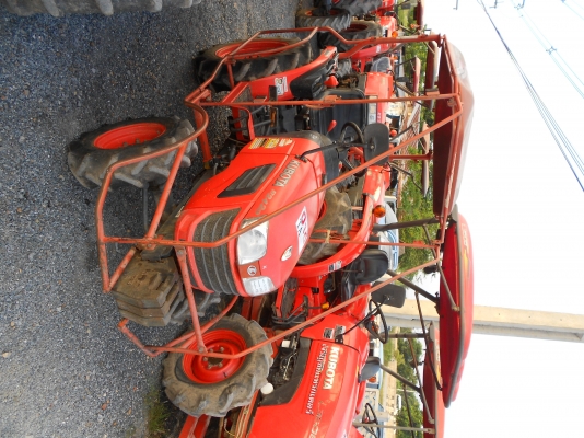 ขายแทรคเตอร์คูโบต้า B2420 พร้อมโครงกันอ้อย เครื่องดีสภาพสวยๆ