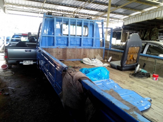 ขายรถหกล้อล่อง 130 ปี48 เล่มทะเบียน ขายรถหกล้อล่อง 130 ปี48 เล่มทะเบียน