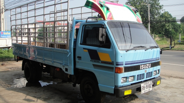 ISUZU NKR110แรง รถห้างแท้ ดาวน์45000ผ่อน11000/36เดือน