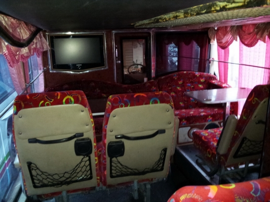 ขายรถบัส 8 ล้อ VIP สภาพพร้อมใช้งาน เครื่องมิตชู 6d40   390 แรงม้า