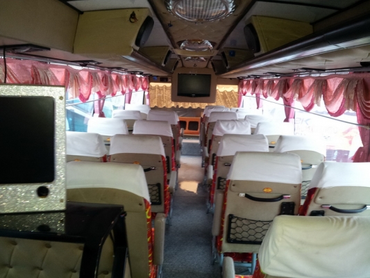 ขายรถบัส 8 ล้อ VIP สภาพพร้อมใช้งาน เครื่องมิตชู 6d40   390 แรงม้า