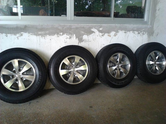ขายด่วน แม็กพร้อมยาง 265/70 R 16 สภาพ 90\%