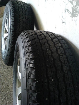 ขายด่วน แม็กพร้อมยาง 265/70 R 16 สภาพ 90\%