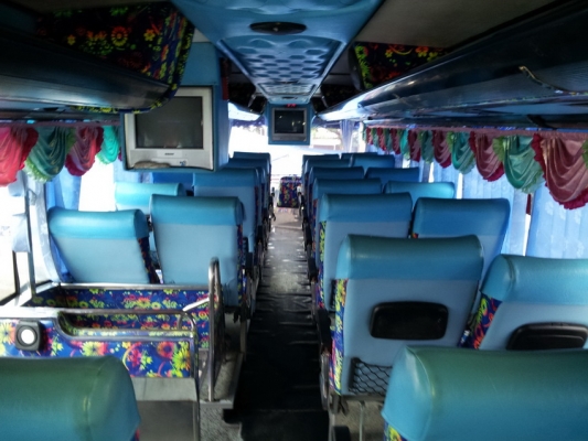 ขายรถบัส 8 ล้อ VIP สภาพพร้อมใช้ เครื่องฮีโน่ K 13