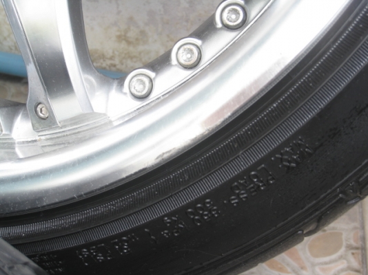 ขายล้อแม็กมือสอง Club Liner R9 17"x7.5" หน้า et42 หลัง et38 4รู100 +ยางยางสัปดาห์ที่35 ปี12  สนใจติดต่อเล็กคลองสาม (081-3747940)