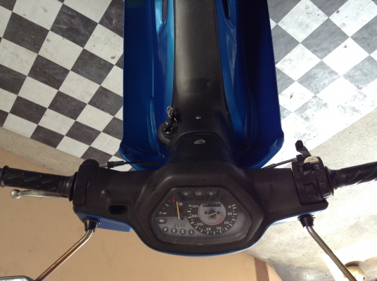 ขาย!!!ซูซูกิเบ๊ส ปี44 รถเครื่องดีคับ มีเล่มทะเบียนครบ ภาษีไม่หมด