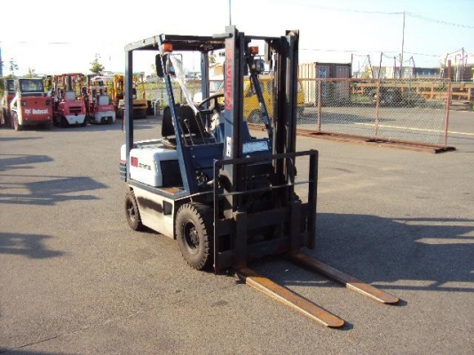 ขาย KOMATSU FG15-15 เสา4เมตร เเนะนำครับ รถโฟล์คลิฟท์สำหรับอู่นักปั้น