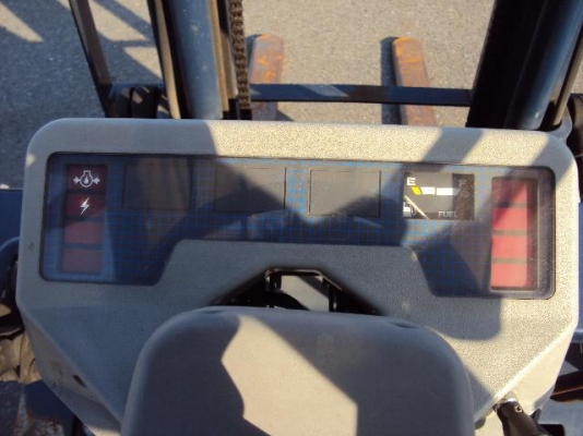 ขาย KOMATSU FG15-15 เสา4เมตร เเนะนำครับ รถโฟล์คลิฟท์สำหรับอู่นักปั้น