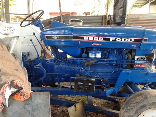 ต้องการขายรถไถนาฟอร์ด