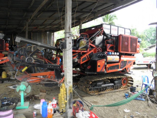 ขายรถเกี่ยวอมตะปี55 พร้อมใช้ช่วงล่างทำใหม่ราคาคุยกันได้ติดต่อ0847823249