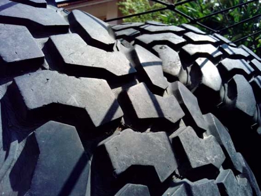 ขายยาง255/85/16+ล้อ