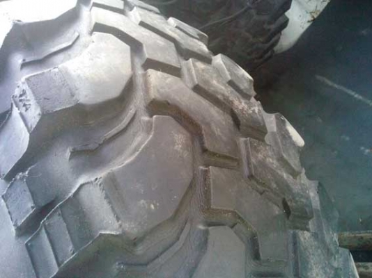 ขายยาง255/85/16+ล้อ