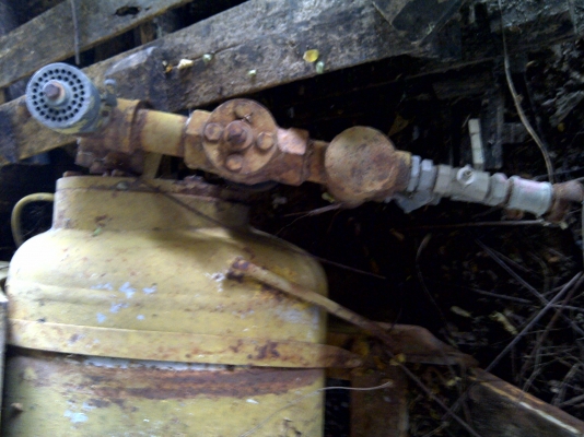 ฝากขายครับเพือมีคนสนใจ เครื่องปั๊มลมใหญ่ ตามสภาพ ขาย 15000 บาท