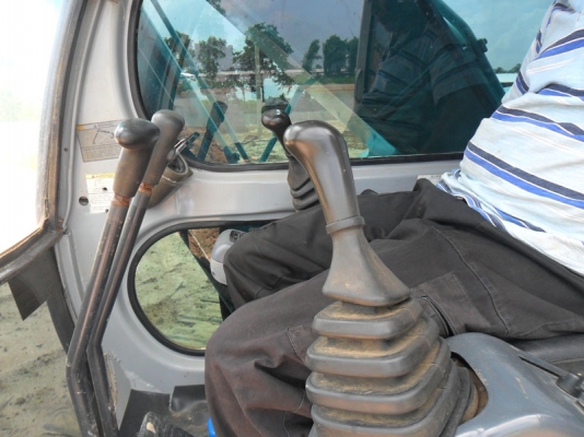 Kobelco SK200_Mark_V_Supper เดิม ๆตามรุ่น เช็คระบบใหม่ ทำสีใหม่ ช่วงล่างเต็ม ไฟฟ้าครบ เอกสารพร้อม