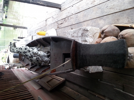 ขายด่วน เรือหมู8ศอก เรือโบราณ เป็นไม้ทั้งต้นมาทำ