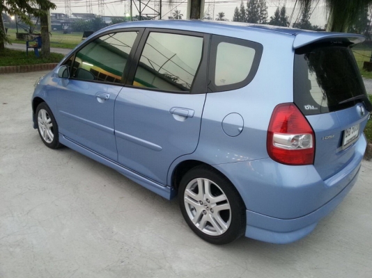 ขายhonda jazz ปี04 เกียร์ auto ตัวรองท็อป สวยๆๆๆเลย ขายhonda jazz ปี04 เกียร์ auto ตัวรองท็อป สวยๆๆๆเลย