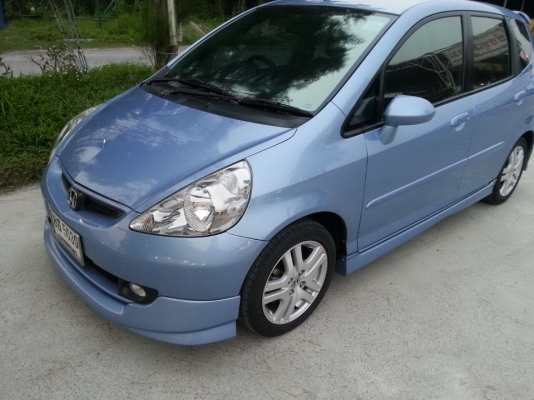 ขายhonda jazz ปี04 เกียร์ auto ตัวรองท็อป สวยๆๆๆเลย