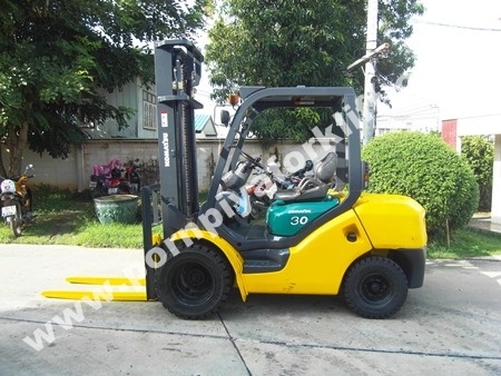 จำหน่ายรถ Forklift KOMATSU FD30HT-15 จำหน่ายรถ Forklift KOMATSU FD30HT-15