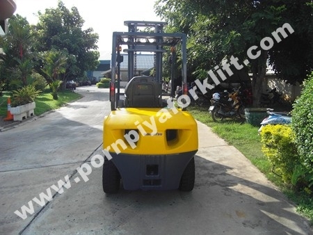 จำหน่ายรถ Forklift KOMATSU FD30HT-15 จำหน่ายรถ Forklift KOMATSU FD30HT-15