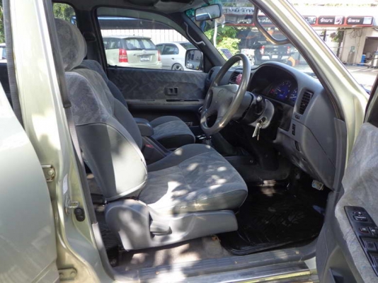 ขายToyota Sport Cruiser 4Dr 2.5 MT 4WD อยู่ห้วยขวาง กทม. ขาย 288,000บาท