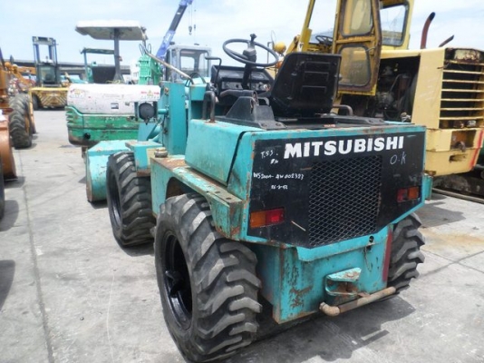 ขายรถตักล้อยาง เครื่องยนต์ 3 สูบ มิสซู WS200A