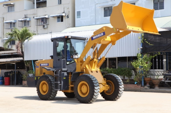 รถตักใหม่ขนาด 2 &amp; 3 คิวยี่ห้อ WORLD W136, W156 แกร่งเหนือใคร ราคาสุดคุ้ม รับประกันให้ 1 ปีพร้อมเปลี่ยนถ่านน้ำมันเครื่องให้ 2 ครั้งหรือตามระยะ